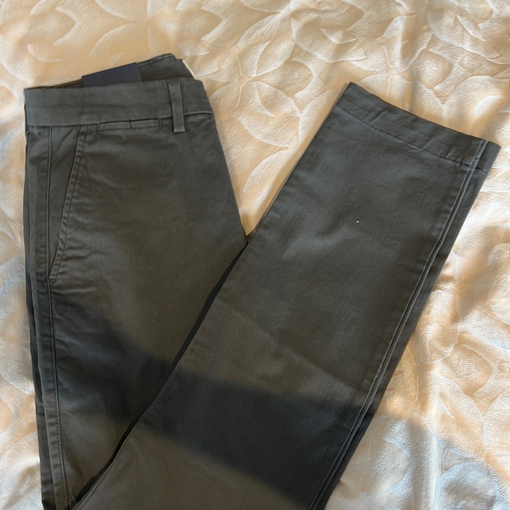 Gap Essential Khaki Skinny Fit